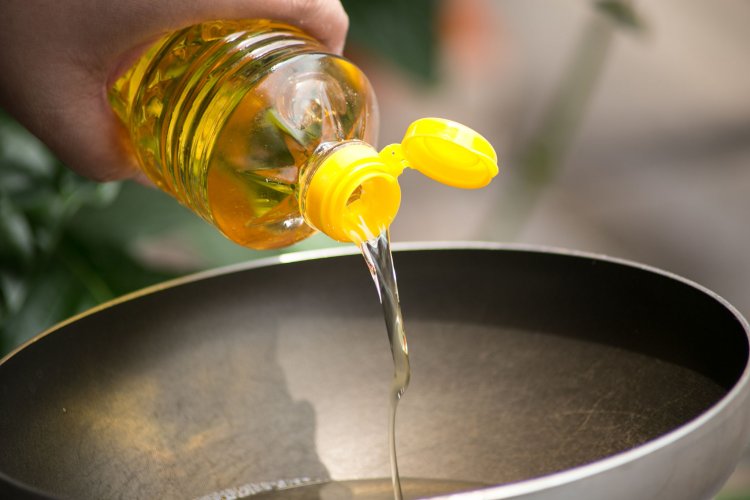 खाने तेलको मुल्य घटयो